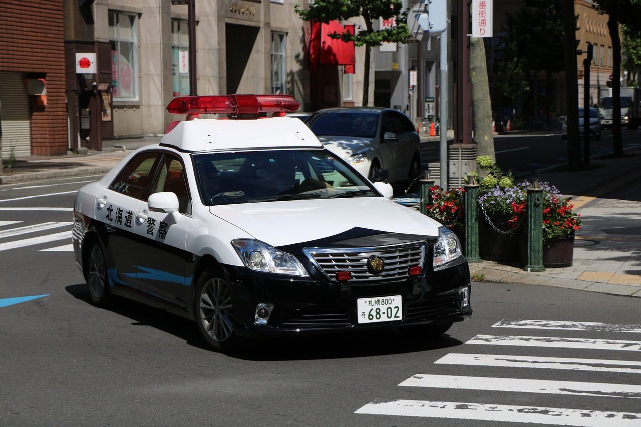 警察に停止を求められたら素直に応じること